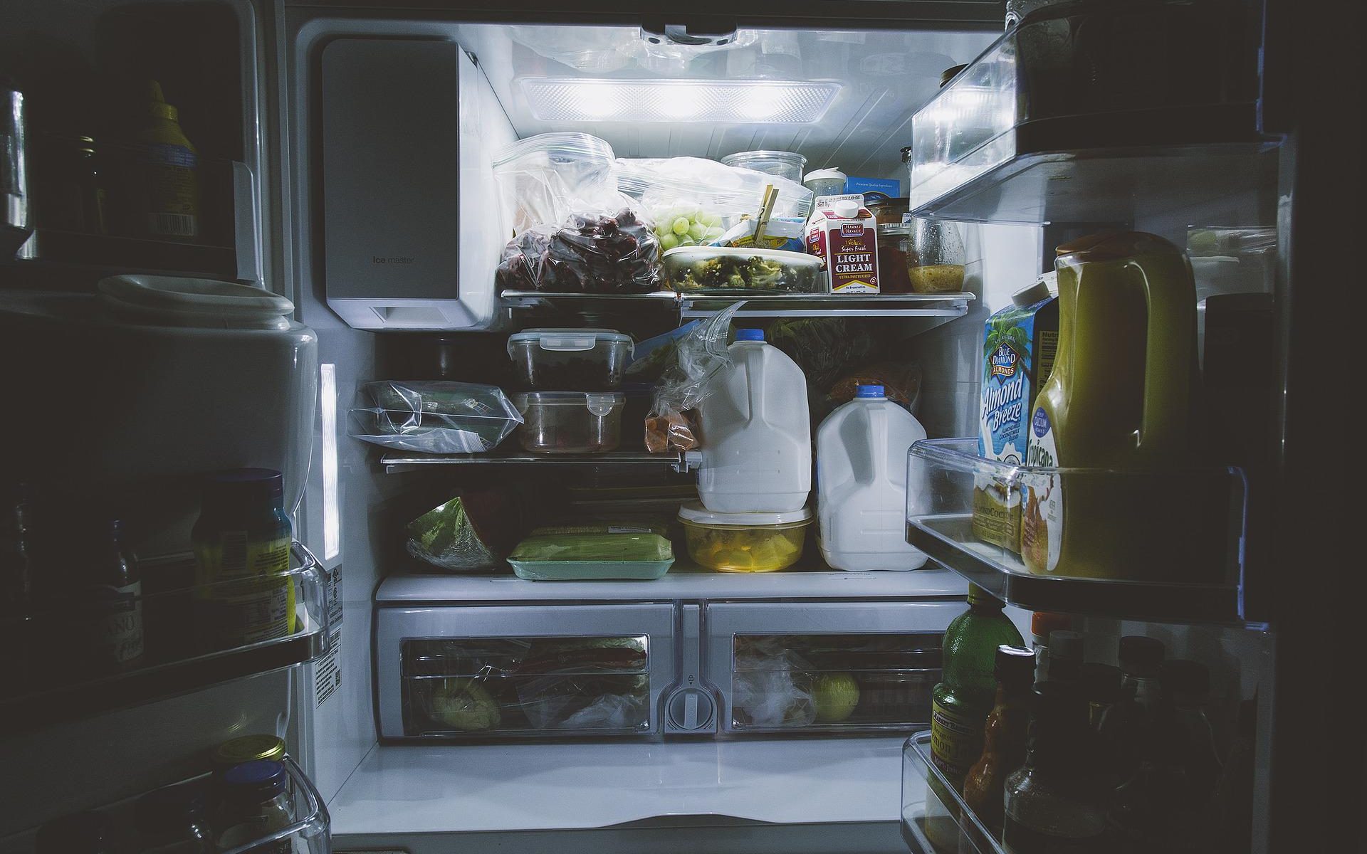 Jak przechowywać jedzenie w lodówce?
