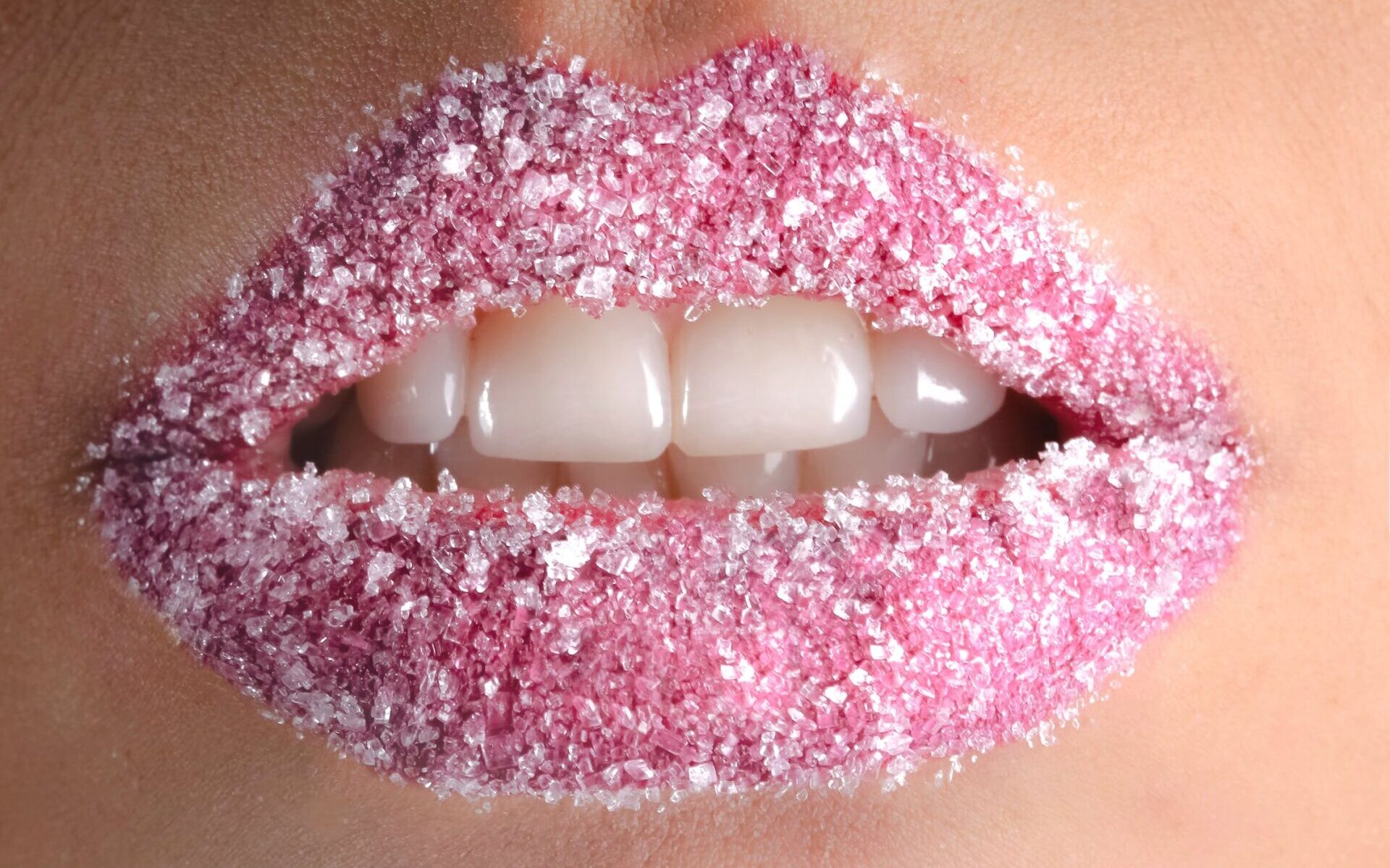 Peeling ust - dlaczego nie możemy o nim zapominać? /fot. pexels
