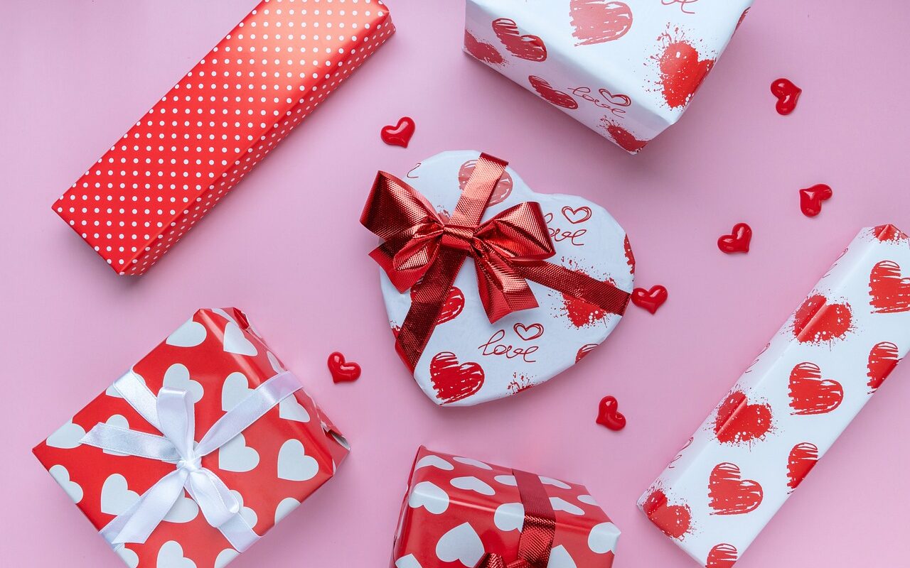 Walentynki 2023. Pomysły na szybkie i proste prezenty dla drugiej połówki /fot. pixabay