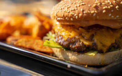 Burger Drwala w domu - jak go przyrządzić?, fot. pixabay.com [zdjęcie podglądowe]
